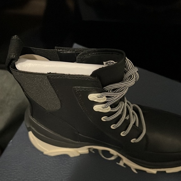 Sorel women’s brex black leather round toe boot - Picture 3 of 5